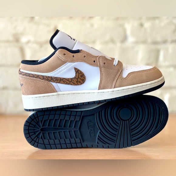 Nike Air Jordan 1 Low SE GS Brown Elephant White Tan DZ5368-201 Size 7Y / 8.5W - Picture 1 of 10